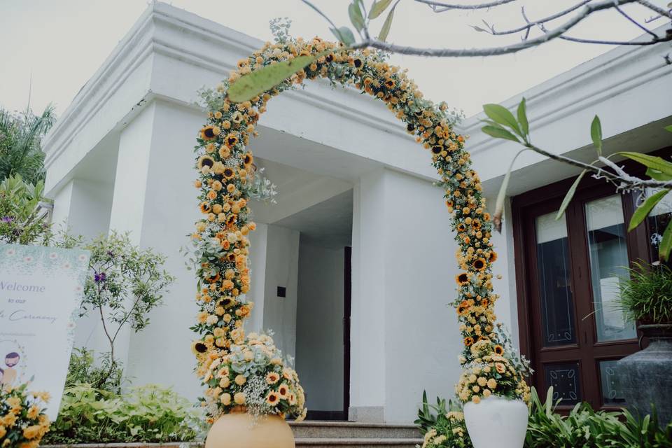 Entrance Decor