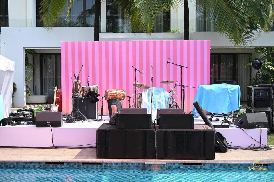 Live Music Stage