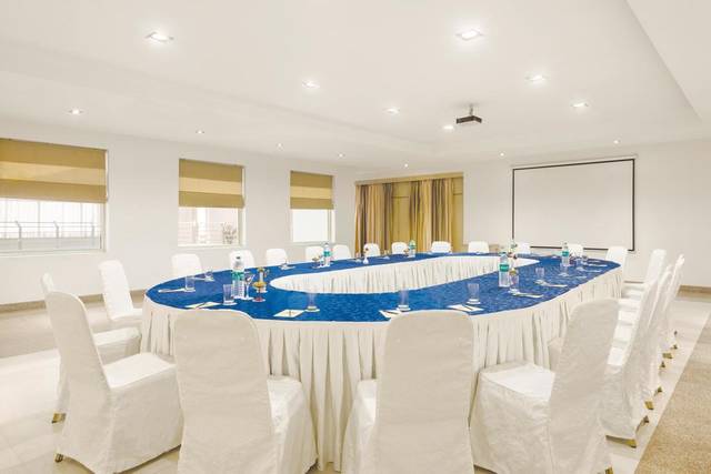 Days Hotel Neemrana