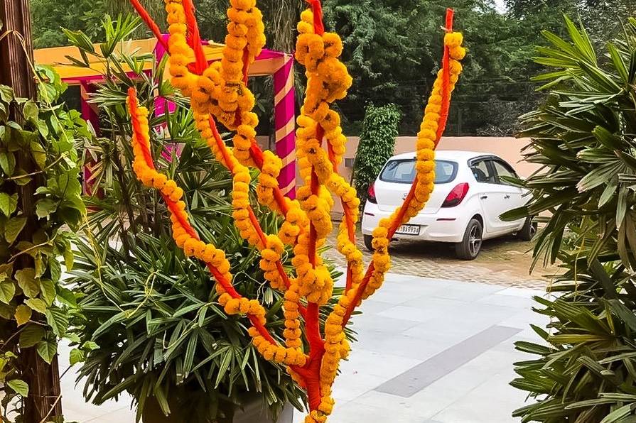 Mehendi decor and setup