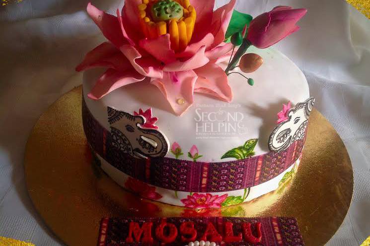 Sugar lotus wedding cake