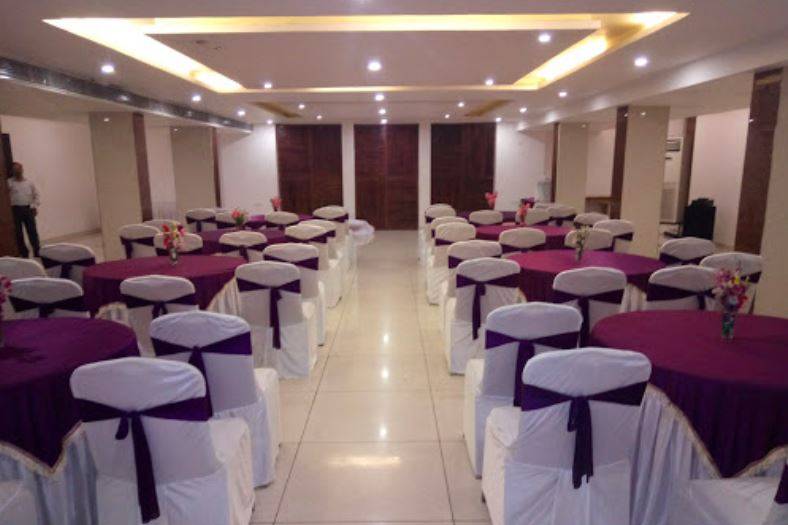 wedding venue - Hotel B K Castles - banquet hall (3)