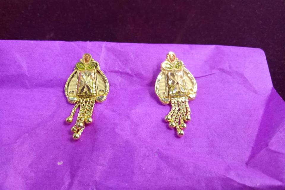 Buy Stylish Gold Earrings Online In India