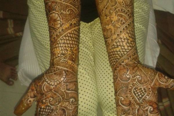 Top 51 Mehndi Artists in Bangalore- Price, Reviews, info