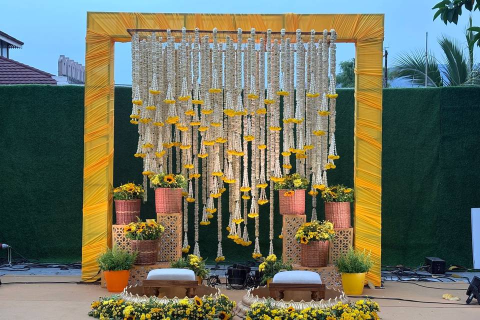 Poolside haldi