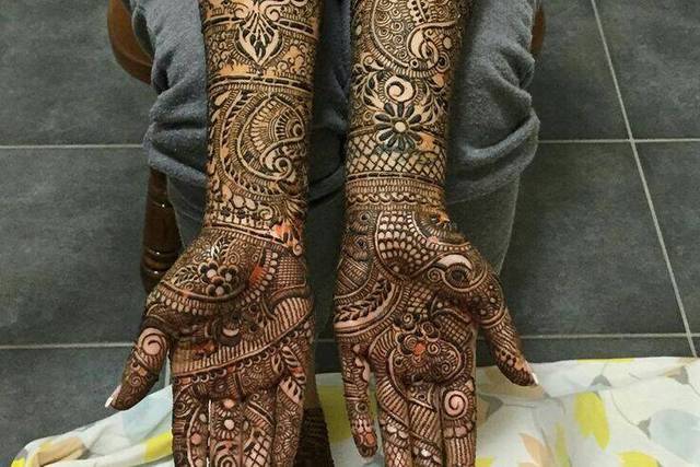 Mehndi Queen - Portfolio | Mehndi Artist in Surat