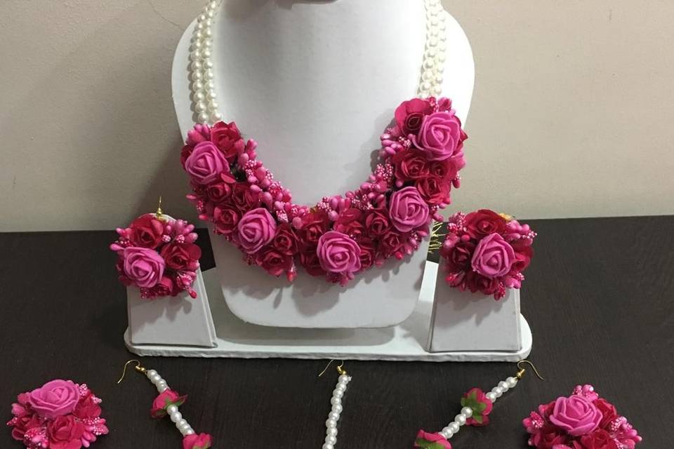 Floral jewellery