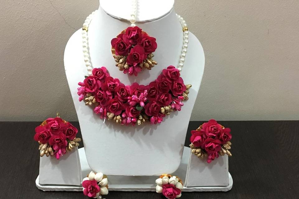 Floral jewellery