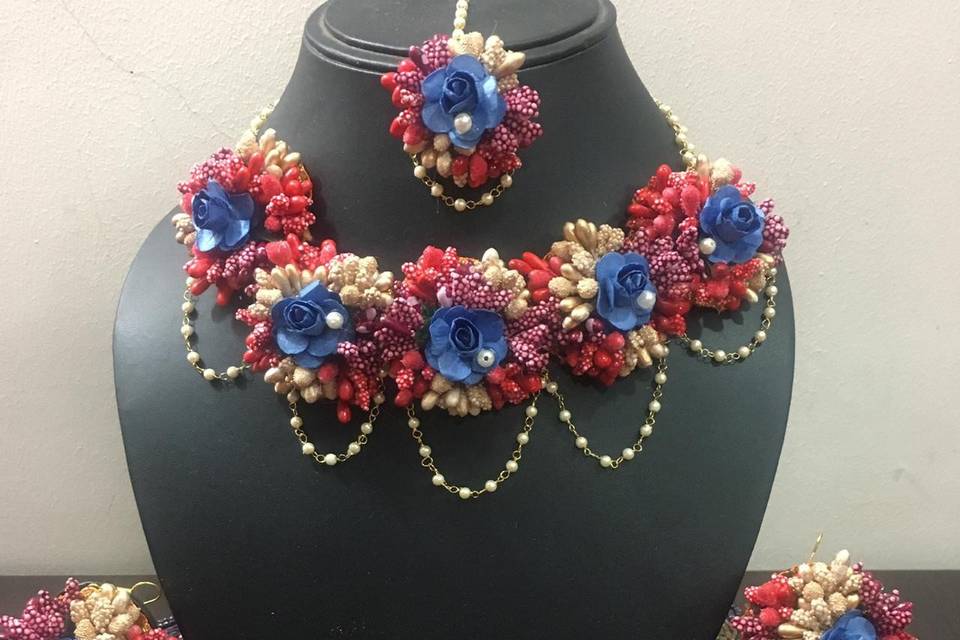 Floral jewellery