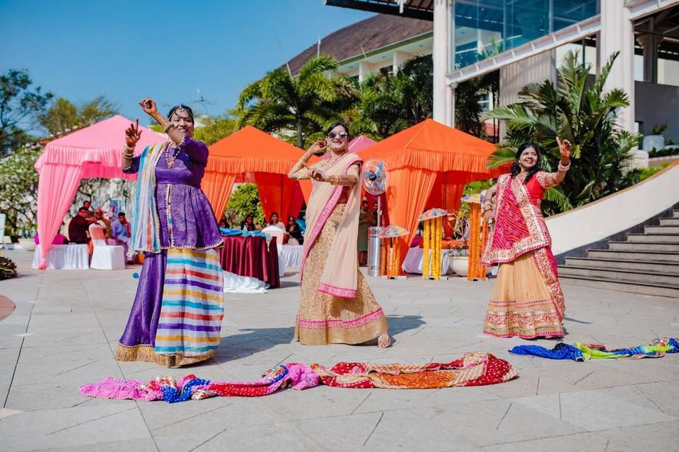 Ladies Mehendi Performance