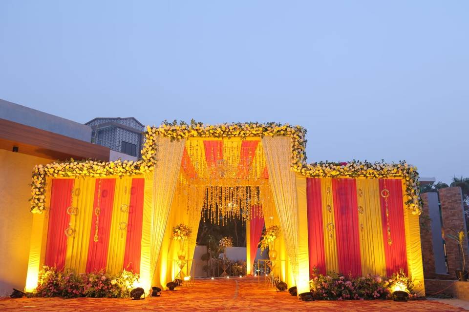 Entrance decor