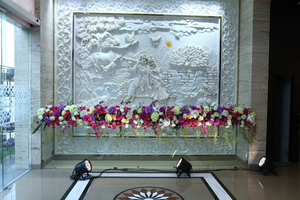 IN DOME SYMBOL OF LOVE