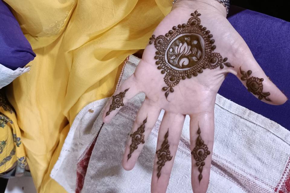 Designer mehndi