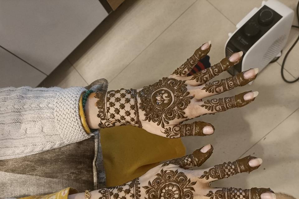 Designer mehndi