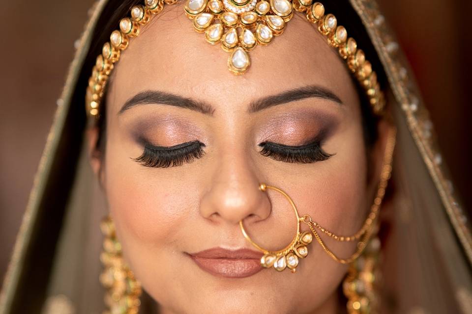 Bridal makeup starts 20,000