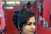 The Looks Beauty Parlour, Lucknow