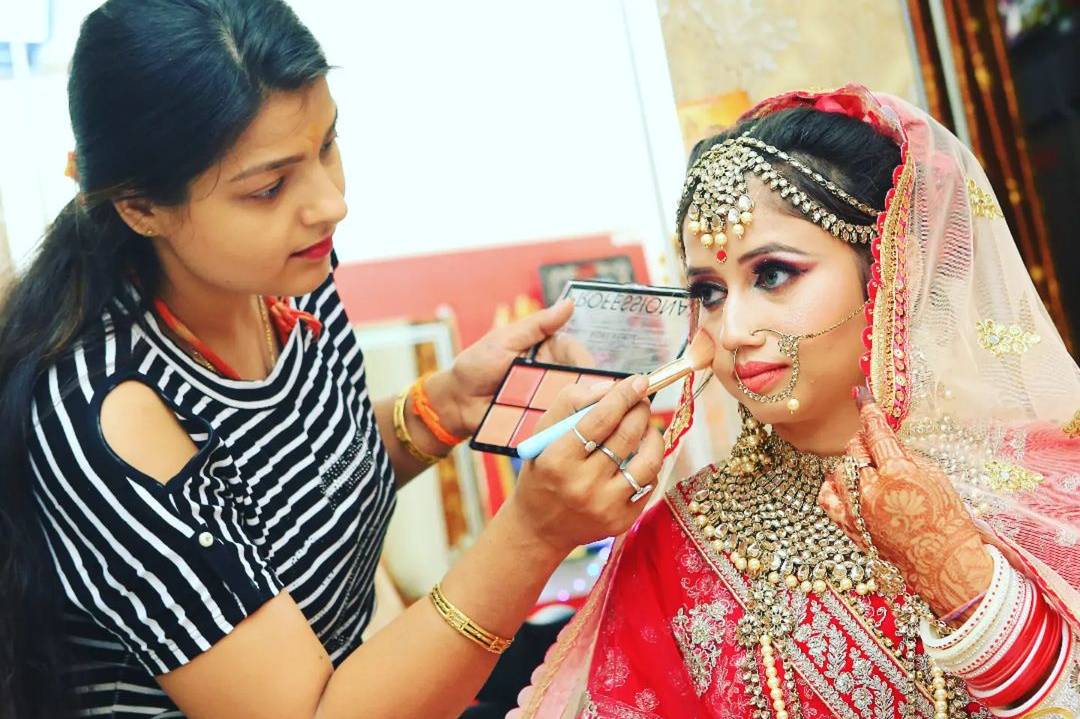 Makeupartist Kanak Beauty Salon Bridalmakeup 3 15 413364 165575199581414 