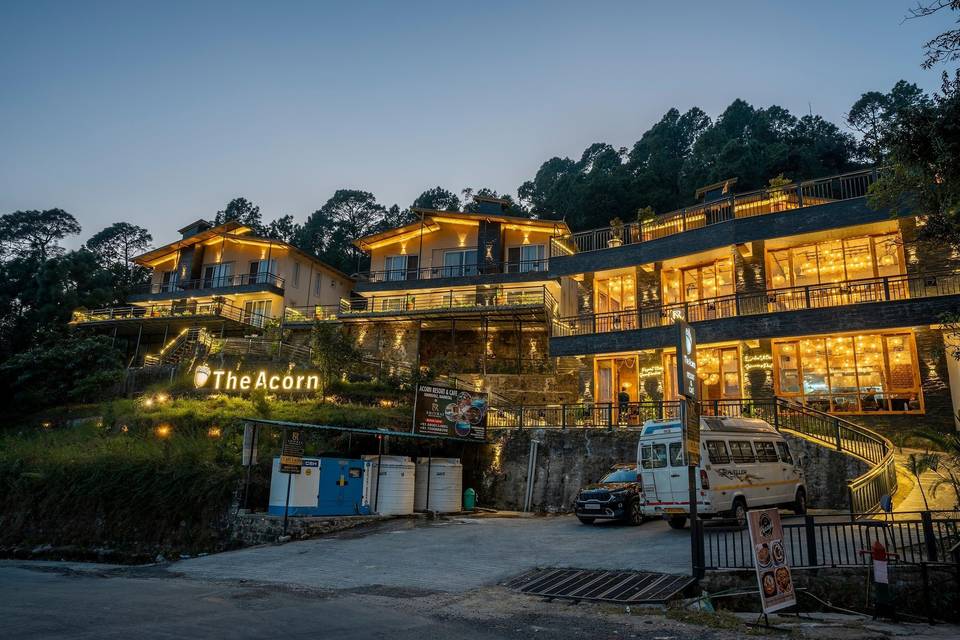The Cozy Acorn Resort