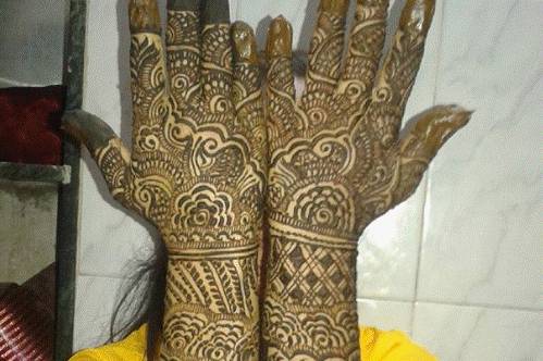 Amrin Mehndi Artist