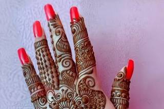 Mehndi by Saloni