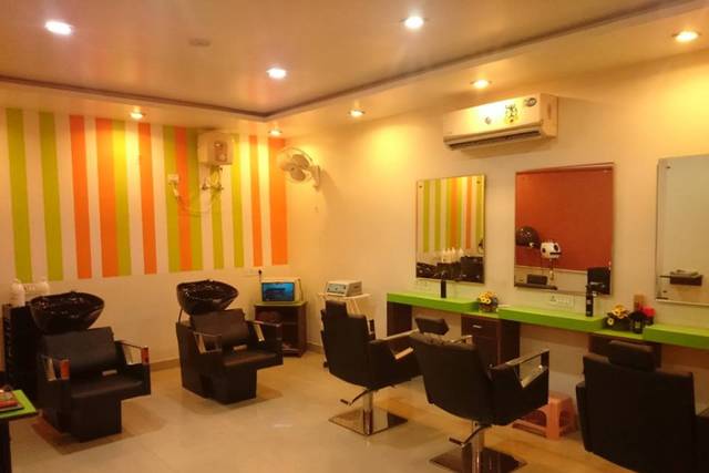 YUE - Salon and Slimming, Gomti Nagar