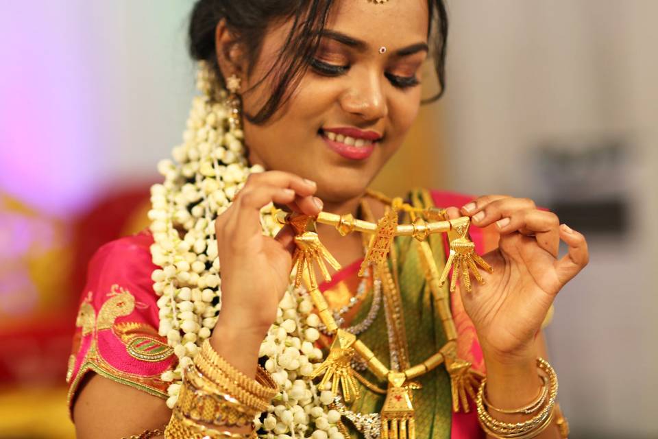 Niruchitra bridal makeup reviews best sale