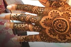 Lakshmi Henna Art