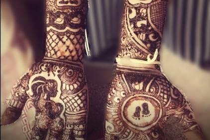 Details more than 152 pregnancy mehndi designs on hand