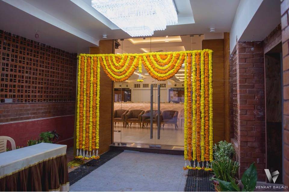 Entrance decor