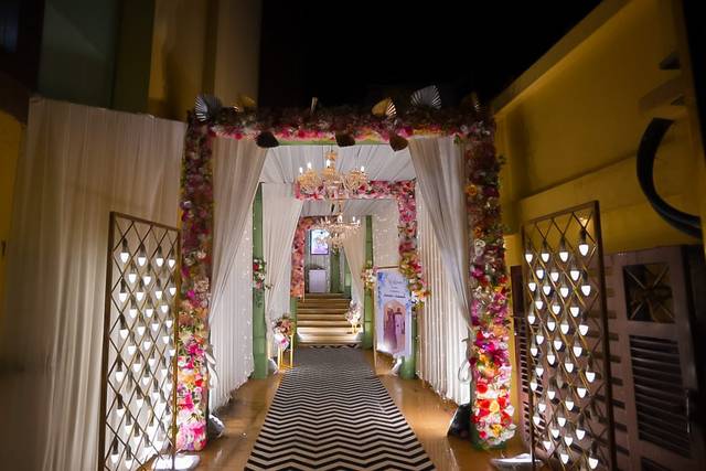Entrance decor