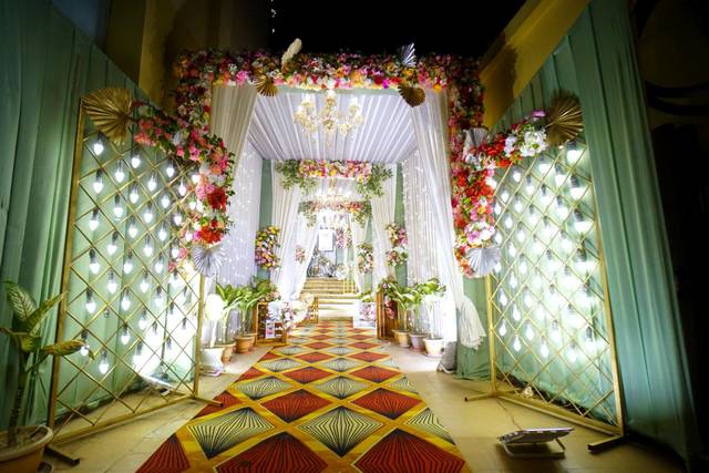 Entrance decor