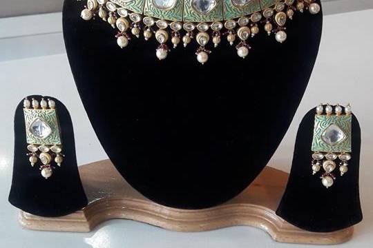 Necklace & earrings