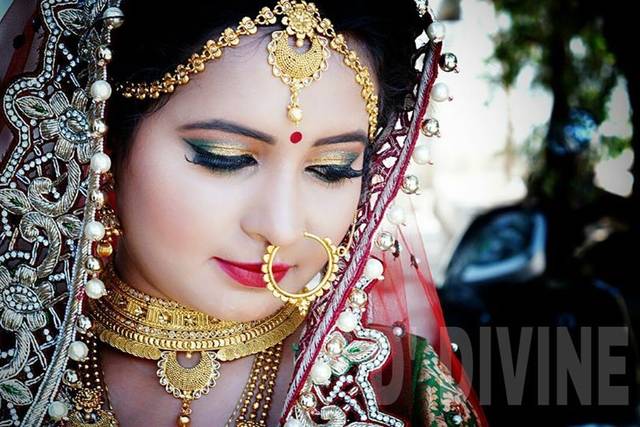 Devi Soni School Of Makeup Artistry