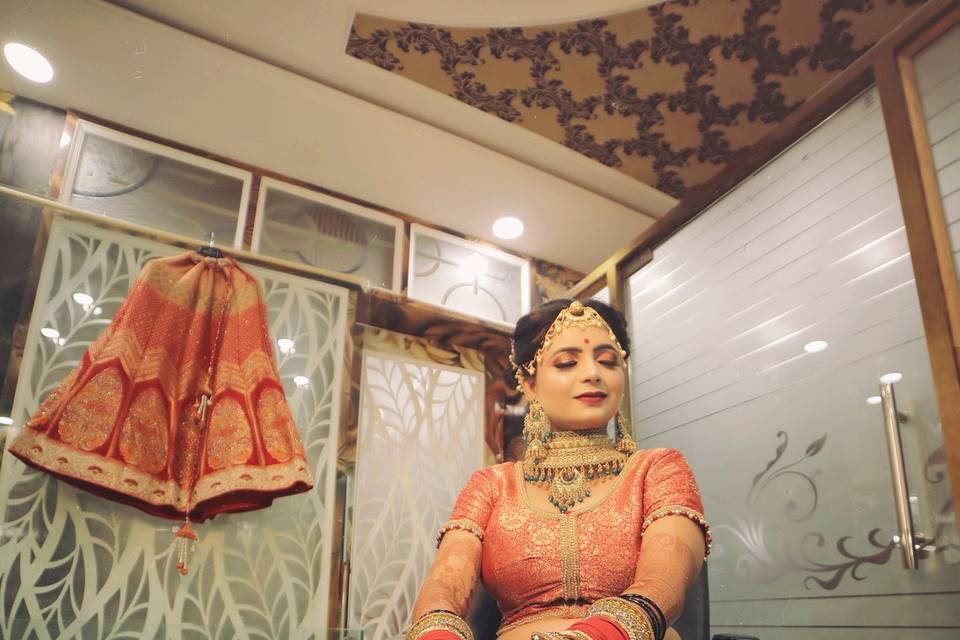 Wedding candid