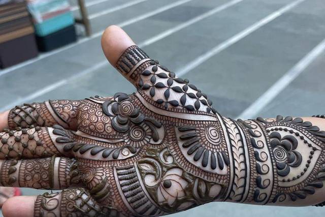 80+ Beautiful, Simple Mehndi Designs for festive look | Page 2 of 3 | CGfrog