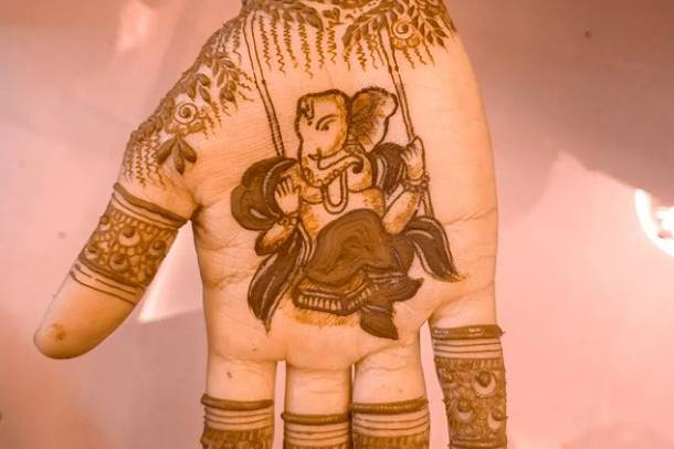 60+ Mehndi Captions for Instagram