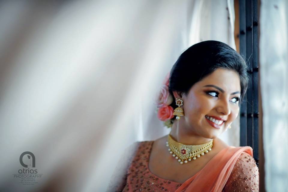 Archana Mohan - Freelance Bridal Make-up Artist and Hairstylist