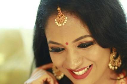 Archana Mohan - Freelance Bridal Make-up Artist and Hairstylist