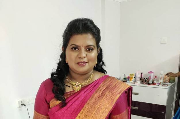 Madona Sarkar- Makeup Artist