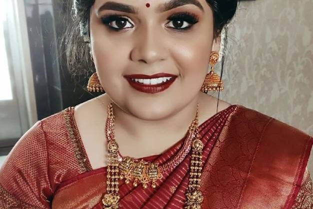 Madona Sarkar- Makeup Artist