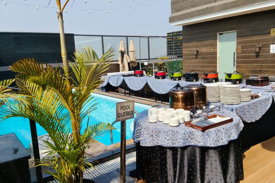 Pool side Buffet