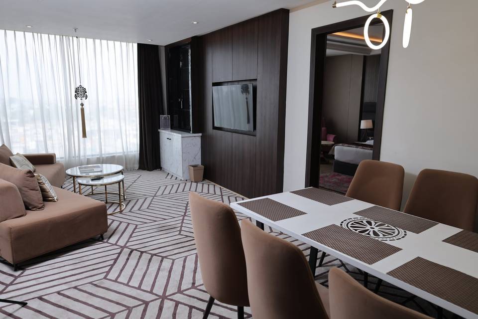 Suite - Sitting Area