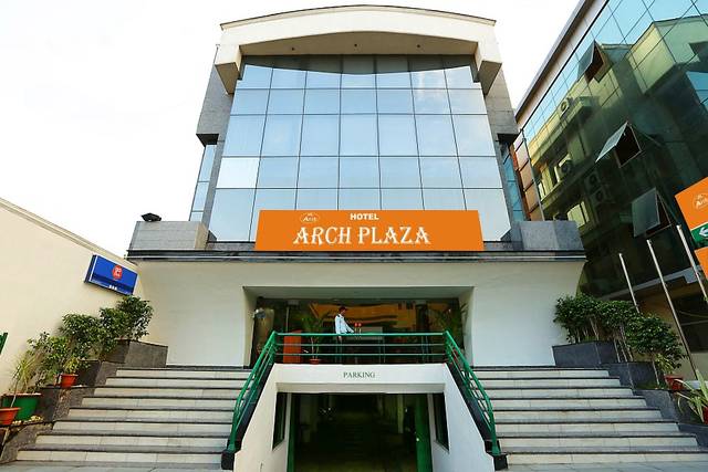 Hotel Arch Plaza