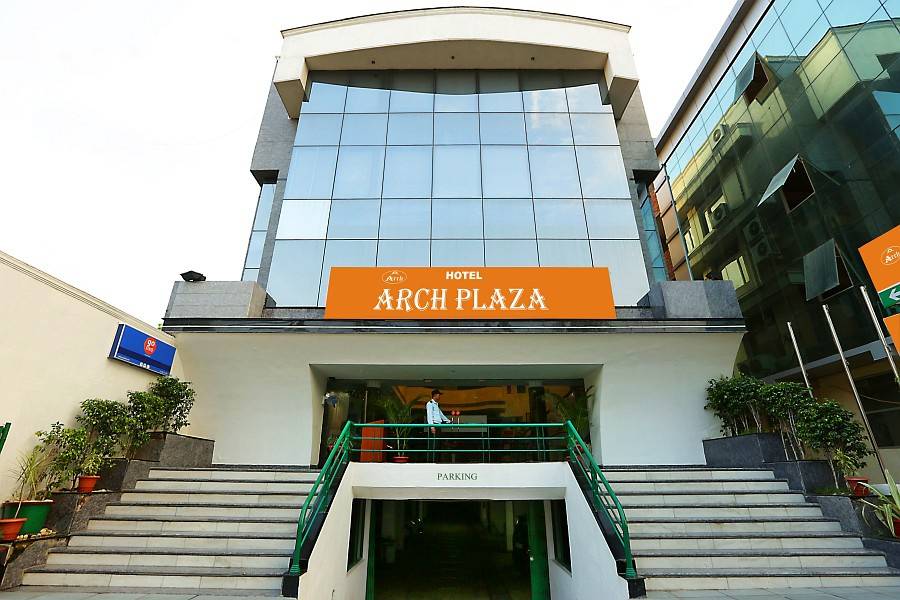 Hotel Arch Plaza