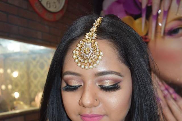 Engagement Makeup That is Vibrant