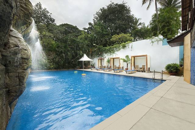 Swimming pool
