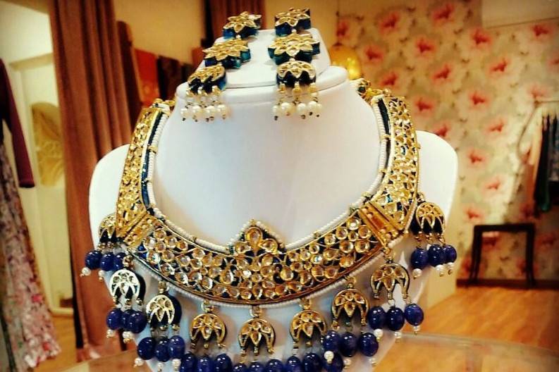 Necklace & earrings