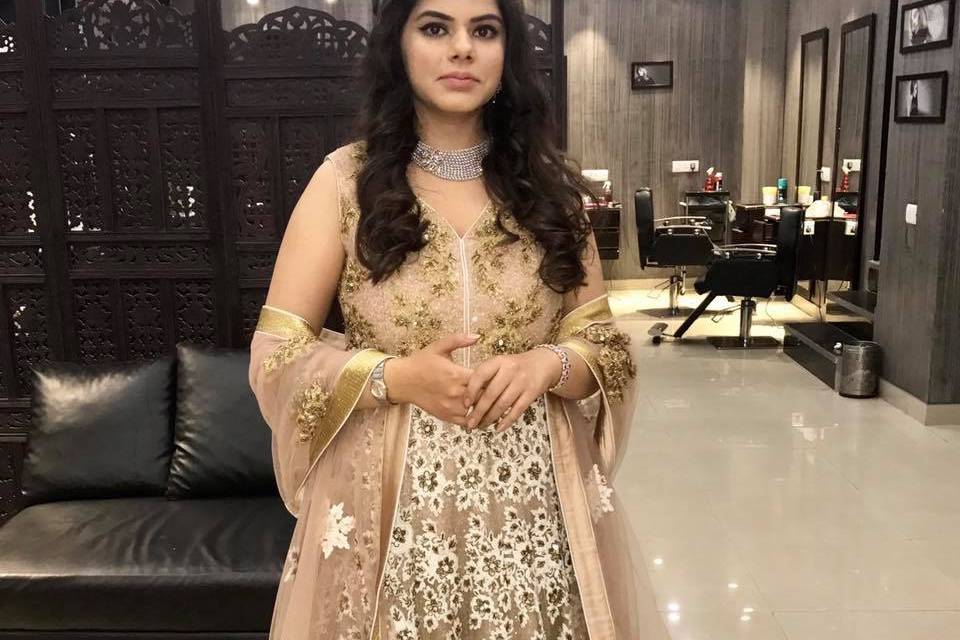 Geet Sukhani - Salon & Academy