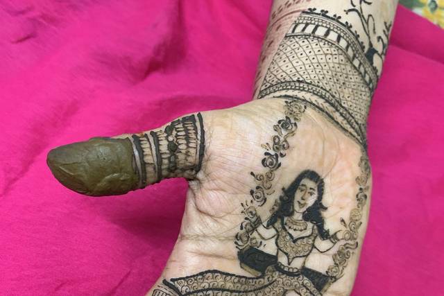 left the henna on for 12 hours henna cone called 'asli mehak dulhan henna'  you can buy this henna cone from your lo… | Henna designs, Henna cones,  Henna hand tattoo