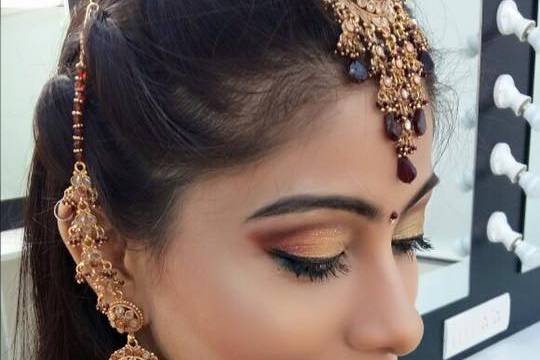 Dhriti Nandwani Makeup n Hair